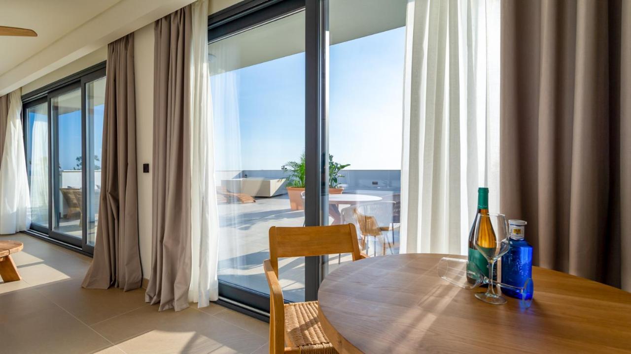كونيل ذي لا فرونتيرا Hotel Apartamentos Hamus المظهر الخارجي الصورة