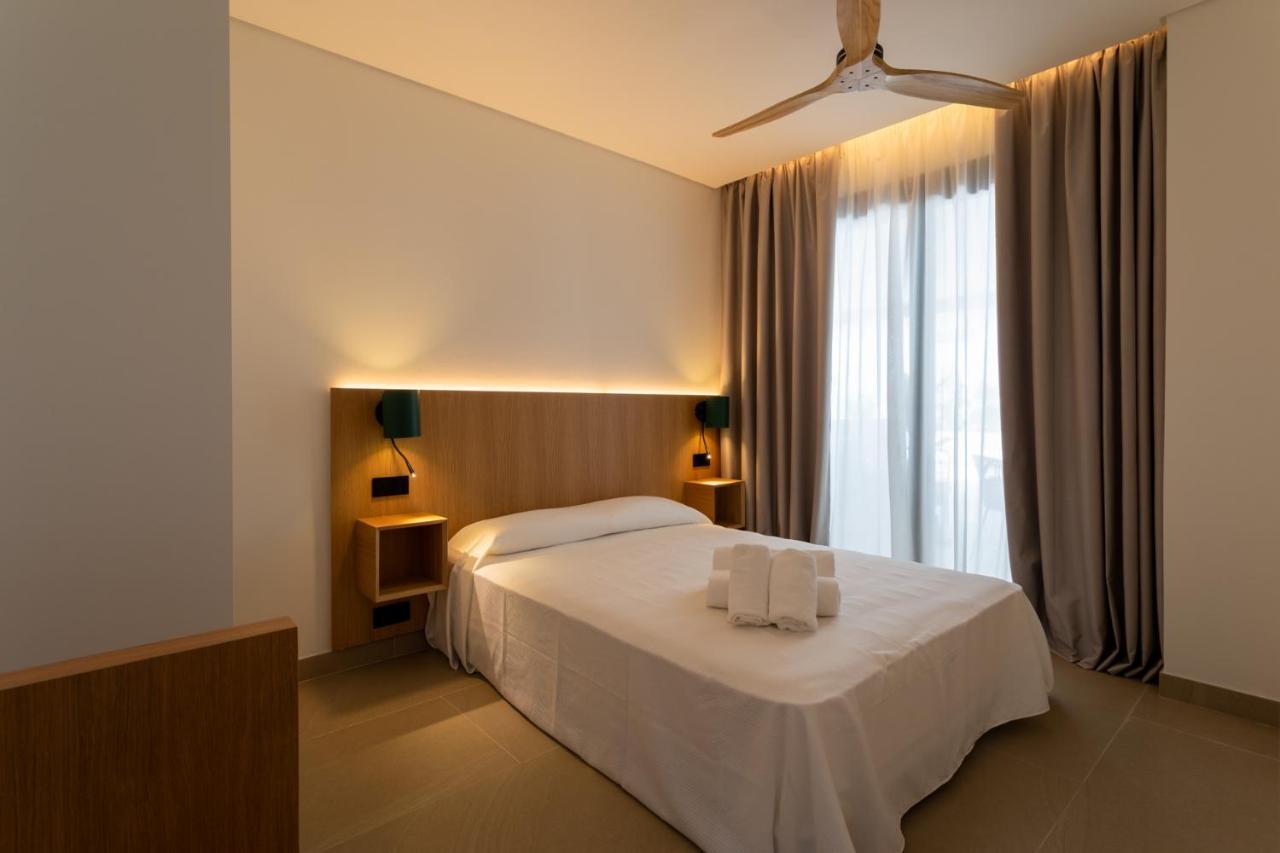 كونيل ذي لا فرونتيرا Hotel Apartamentos Hamus المظهر الخارجي الصورة