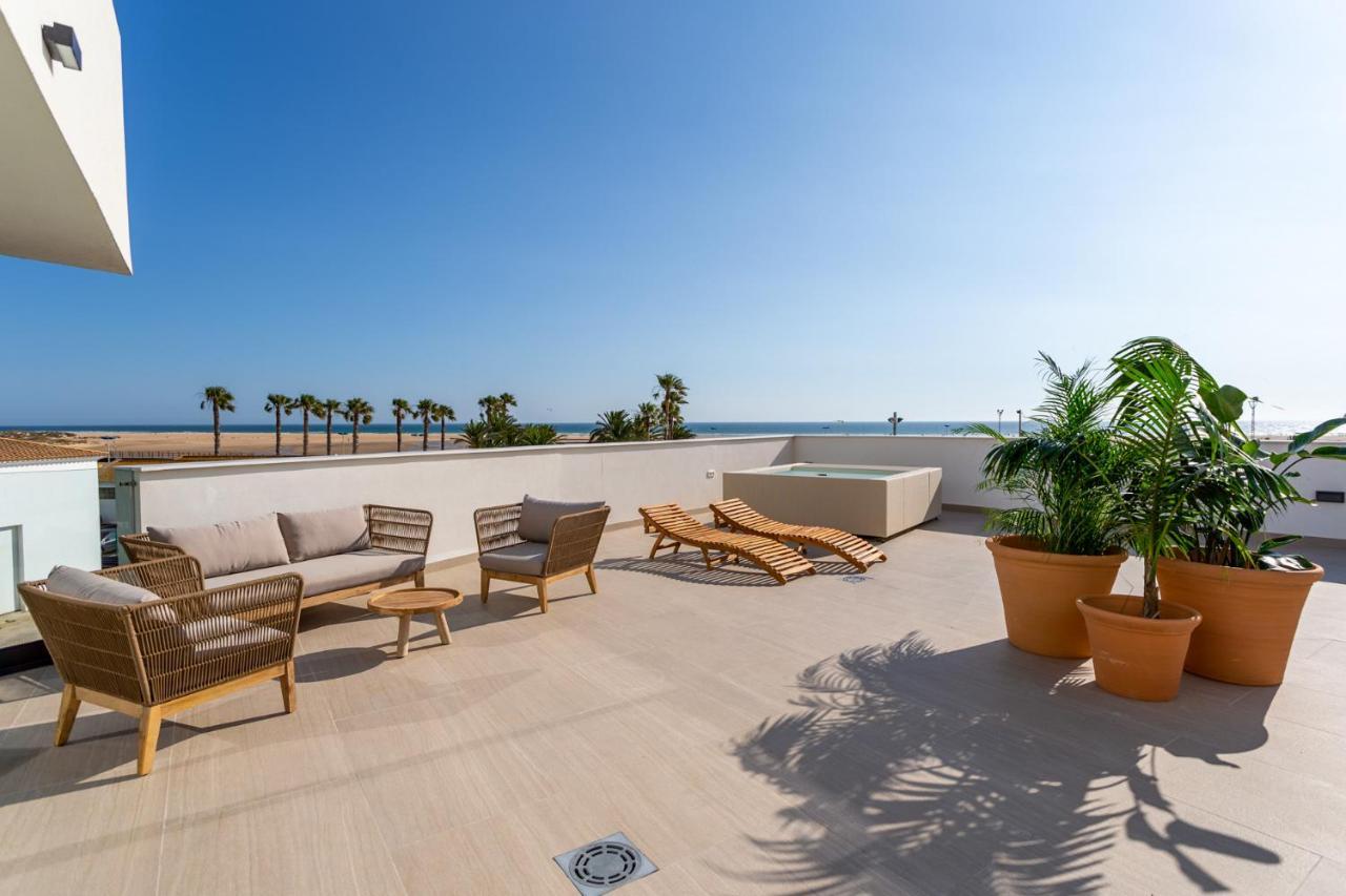 كونيل ذي لا فرونتيرا Hotel Apartamentos Hamus المظهر الخارجي الصورة