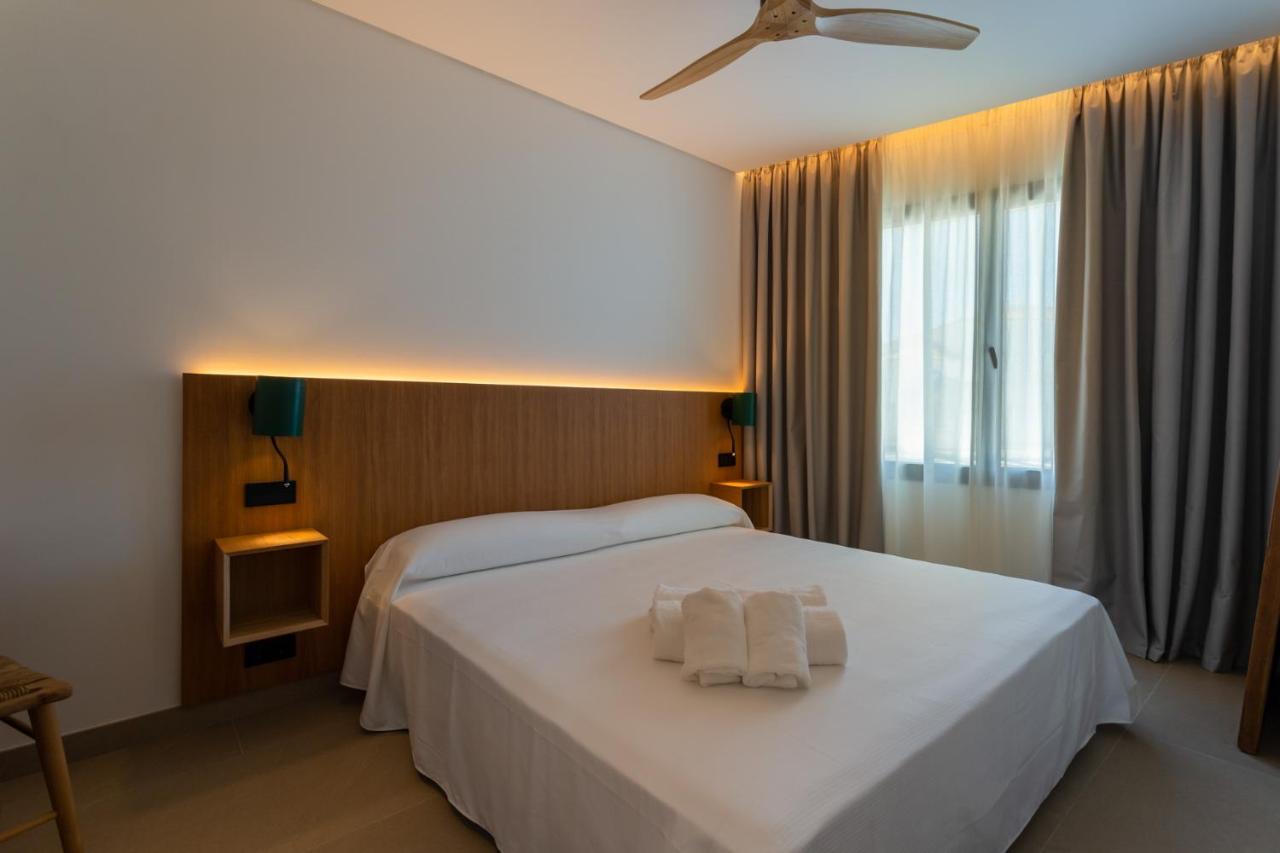كونيل ذي لا فرونتيرا Hotel Apartamentos Hamus المظهر الخارجي الصورة