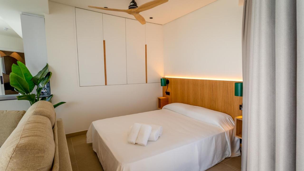 كونيل ذي لا فرونتيرا Hotel Apartamentos Hamus المظهر الخارجي الصورة