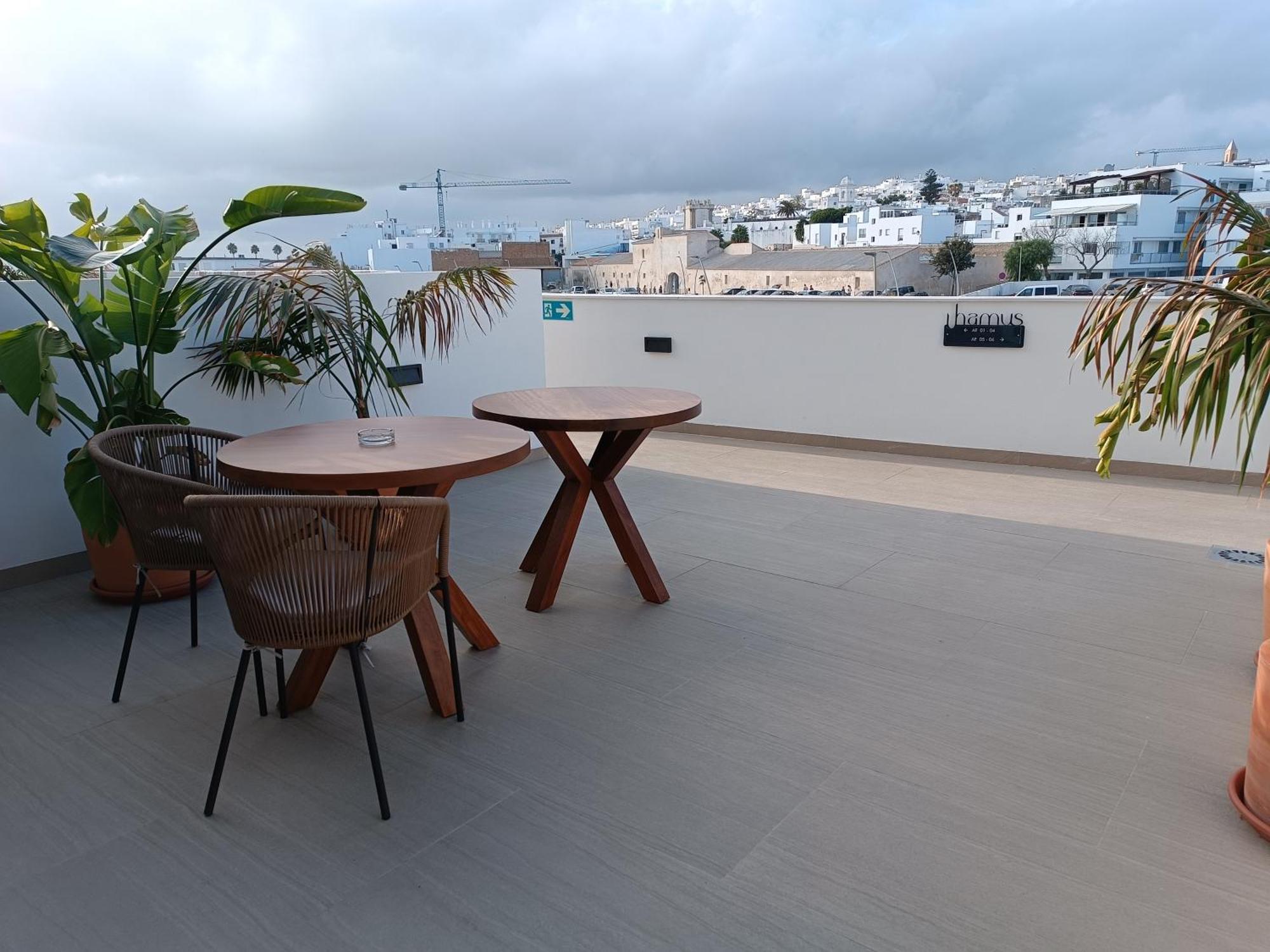 كونيل ذي لا فرونتيرا Hotel Apartamentos Hamus المظهر الخارجي الصورة