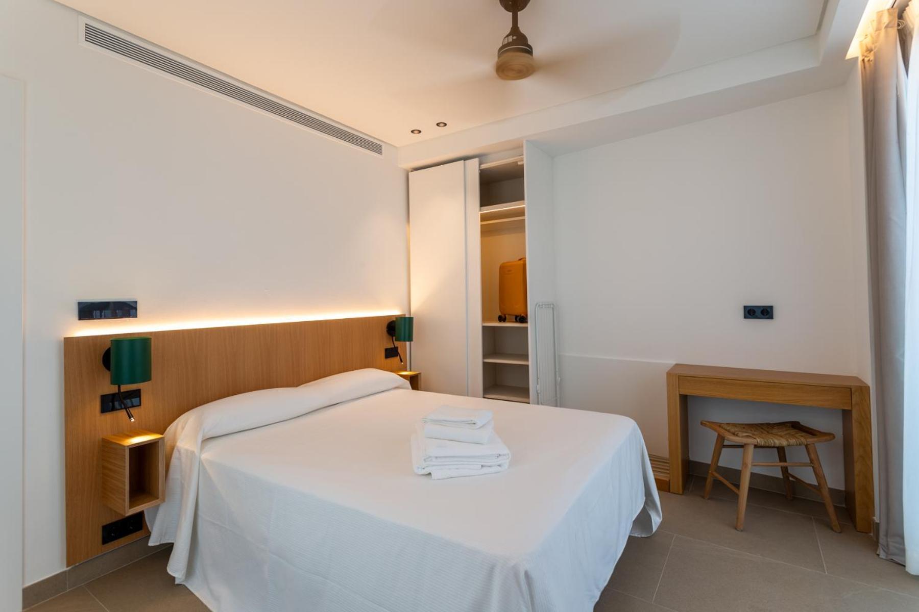 كونيل ذي لا فرونتيرا Hotel Apartamentos Hamus المظهر الخارجي الصورة