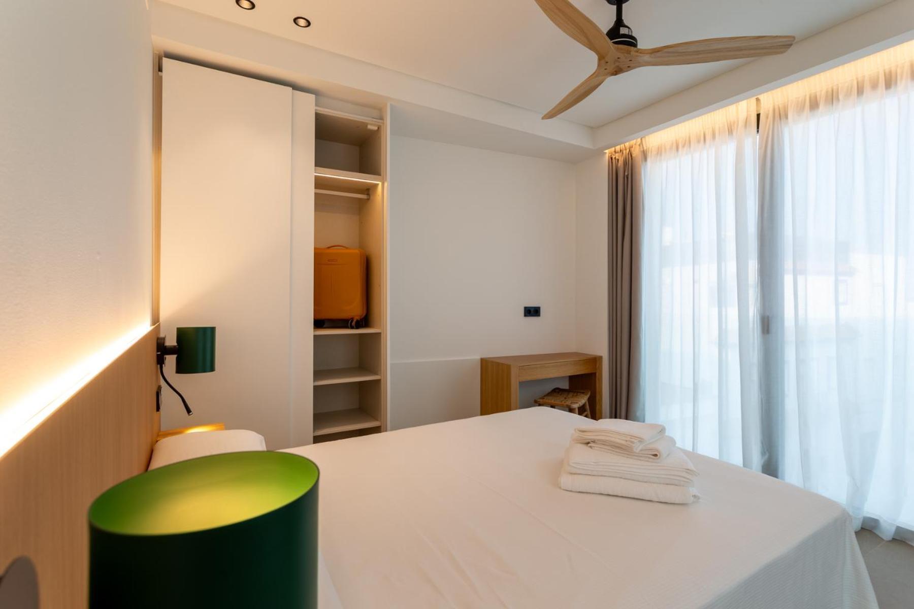 كونيل ذي لا فرونتيرا Hotel Apartamentos Hamus المظهر الخارجي الصورة