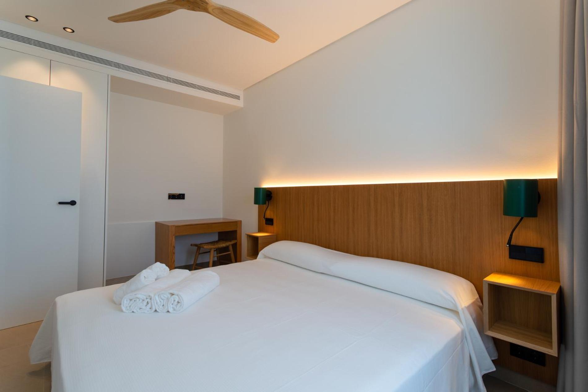 كونيل ذي لا فرونتيرا Hotel Apartamentos Hamus المظهر الخارجي الصورة